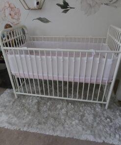 BreathableBaby Breathable Mesh Liner for Full-Size Cribs, Classic 3mm Mesh, White (Size 4FS Covers 3 or 4 Sides) 32 71AahU9ys3L