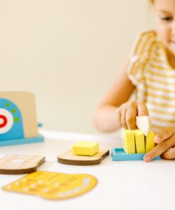 Melissa & Doug Bread and Butter Toaster Set (9 pcs) - Wooden Play Food and Kitchen Accessories 14 71AiBTKRpoL