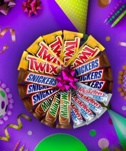 Mars SNICKERS, TWIX, 3 MUSKETEERS & MILKY WAY Full Size Christmas Candy Chocolate Bar Variety Box, 18 ct Bulk Candy 18 Count (Pack of 1) 27 71B2edSirFL