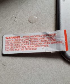 Farm Innovators HB-60P Thermostatically Controlled Heated 2 Gallon Plastic Outdoor Year Round Poultry Chicken Water Bucket Drinker, White/Red Single 25 71BvXJdco2L