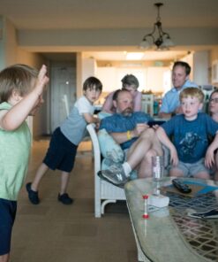 Pressman Charades for Kids - The 'No Reading Required' Family Game, 5" 17 71CGleppsbL