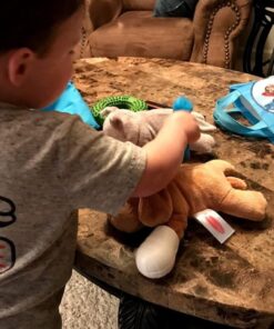 Melissa & Doug Examine and Treat Pet Vet Play Set (24 pcs) - Kids Veterinary Play Set, Veterinarian Kit For Kids, STEAM Toy, Pretend Play Doctor Set For Kids Ages 3+ 47 71CIR84NYOL