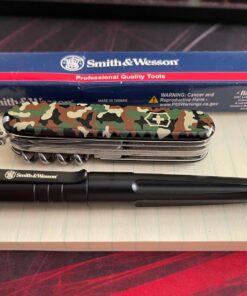 Smith & Wesson SWPENBK 5.7in Aircraft Aluminum Refillable Tactical Screw Cap Pen for Outdoor, Survival, Camping and EDC, Multicolor, One Size,Black 20 71CIwkDSb4L