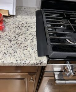 Linda’s Essentials Silicone Stove Gap Covers (2 Pack), Heat Resistant Oven Gap Filler Seals Gaps Between Stovetop and Counter, Easy to Clean Stove Gap Guard (21 Inches, Black) 21 Inches 48 71CcDBJXvBL