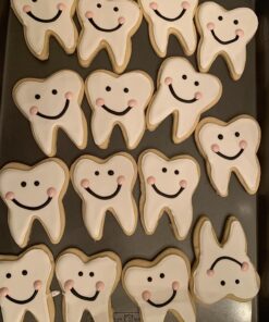 Judee’s Complete Meringue Powder Mix 11.4 oz - Great for Baking and Decorating - No Preservatives - Gluten-Free and Nut-Free - Make Meringue Cookies, Pies, Frosting, and Royal Icing 11.4 Ounce (Pack of 1) 28 71Cqlc5YtZL