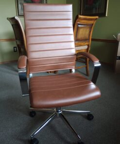 Amazon Basics High-Back Executive Swivel Office Desk Chair with Ribbed Puresoft Upholstery, Lumbar Support, Modern Style, 23.25"D x 24.75"W x 45.25"H, Brick Red 28 71DSn7 sJIL