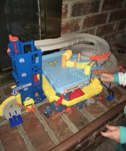 Matchbox Cars Playset, 4-Level Toy Garage & Tow Truck in 1:64 Scale, Kid-Powered Elevator, Car Repair Station & Spiral Ramp 39 71Dp6x76MSL