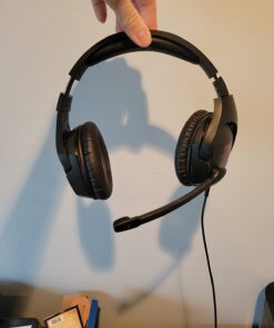 HyperX Cloud Stinger – Gaming Headset, Lightweight, Comfortable Memory Foam, Swivel to Mute Noise-Cancellation Mic, Works on PC, PS4, PS5, Xbox One/Series X|S, Nintendo Switch and Mobile ,Black 41 71E0XW7uwNL