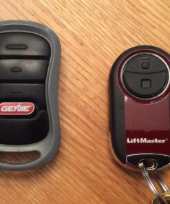 LiftMaster 374UT 2-Button Mini Universal Remote Control - Universal Garage Door Opener - Pack of 1 52 71E8bPmbrCL