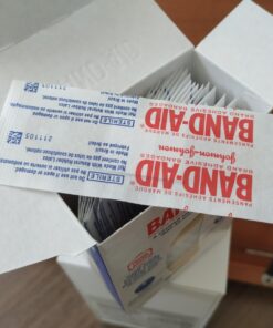 Band-Aid Brand Tru-Stay Sheer Strips Adhesive Bandages for First Aid and Wound Care, All One Size, 40 ct 40 Count (Pack of 1) 40 71Epuv2jaeL 4