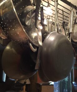 Calphalon Contemporary Hard-Anodized Aluminum Nonstick Cookware, Omelette Pan, 10-inch and 12-inch Set, Black 23 71EsE8ybkHL