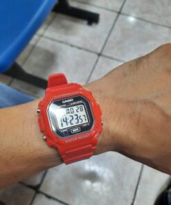 Casio Unisex F-108WH-1ACF Big Square Digital Display Quartz Black Watch Red 28 71F8bvLSp3L