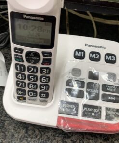 Panasonic Amplified Cordless Phone with Slow Talk, 40dB Volume Boost, 100dB Loud Visual Ringer, Hearing Aid Compatibility, Large Screen and Backlit Keypad - KX-TGM420W - 1 Handset (White) White 17 71FYIIeAN6L