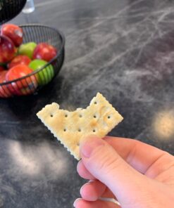 Amazon Fresh - Original Saltine Crackers, 16 oz (Previously Happy Belly, Packaging May Vary) 30 71Fg0aGImmL