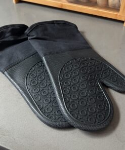 HOMWE Extra Long Professional Silicone Oven Mitt, Oven Mitts with Quilted Liner, Heat Resistant Pot Holders, Flexible Oven Gloves, 1 Pair (Black, 13.7 inch) Black 39 71FjbC4q3gL