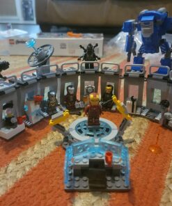 LEGO Marvel Avengers Iron Man Hall of Armor 76125 Building Kit, Tony Stark Iron Man Suit Action Figures (524 Pieces) Standard 39 71FjmCqQ3sL