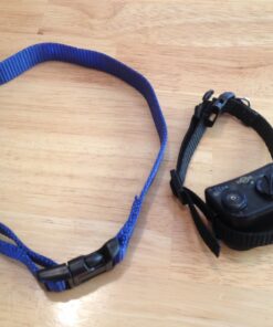 PetSafe Elite Little Dog Spray Bark Collar for Small Dogs from 8 lbs to 55 lbs - Smallest Collar Option - Citronella Spray - No Barking Control Device - PBC00-11283 adjustable 25 71FkoiSofoL