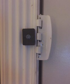 Prime-Line U 9888 Flip Action Door Lock – Reversible White Privacy Lock with Anti-Lock Out Screw for Child Safe Mode, 2-3/4” (Single Pack) 1 24 71G5doryFeL