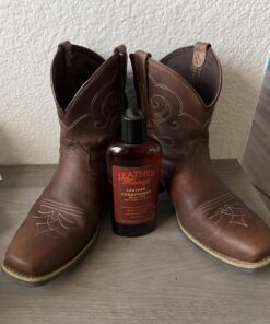 Leather Honey Leather Conditioner, the Best Leather Conditioner Since 1968, 8 Oz Bottle. For Use on Leather Apparel, Furniture, Auto Interiors, Shoes, Bags and Accessories. Non-Toxic and Made in the USA! 8 Fl Oz (Pack of 1) 40 71G9npjUQL