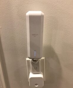 AmpliFi HD WiFi System by Ubiquiti Labs, Seamless Whole Home Wireless Internet Coverage, HD WiFi Router, 2 Mesh Points, 4 Gigabit Ethernet, 1 WAN Port, Ethernet Cable, Replaces Router & WiFi Extenders AmpliFi HD 40 71GUsRwza1L