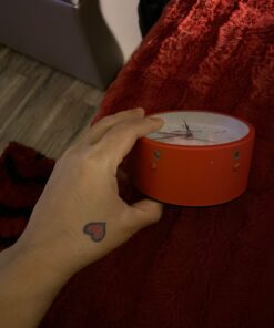 Mensent Analog Alarm Clock, 4 inch Round Silent Alarm Clock Non Ticking, Night Light, Snooze, Battery Powered Silent Alarm Clock, Simple Design BesideDesk Alarm Clock (Red) Red 16 71GnuadEBmL