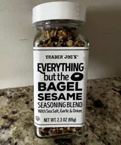 Trader Joe's Everything but the Bagel Sesame Seasoning Blend 2.3 oz, Pack of 1 Garlic 2.3 Ounce (Pack of 1) 28 71GqqaeeUPL