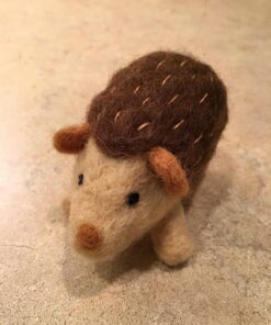 DIMENSIONS 72-73803 Hedgehog Felt Animals Needle Felting Kit, 3.5'' x 2'' 3.5'' x 2'' 40 71H0NHeH 0L