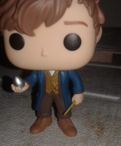 Funko POP Movies: Fantastic Beasts - Newt w/Egg Action Figure 32 71HFsdVGMLL
