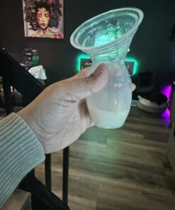 haakaa Manual Breast Pump for Breastfeeding, Silicone, Clear 4oz/100ml 1 Count (Pack of 1) 19 71HUKzuw1lL