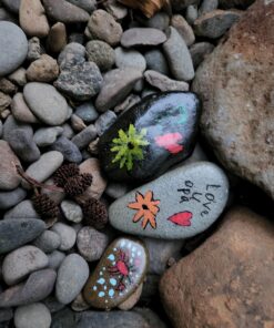 ARTEZA Outdoor Acrylic Paint Set, 20 Colours, 59 ml Bottles, with Storage Box, Rich Pigments, Multi-Surface Paints for Rock, Wood, Fabric, Leather, Paper, Crafts, Canvas and Wall Painting 20 x 59ml (2 fl oz) Outdoor 42 71HvuuhqkL