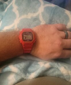 Casio Unisex F-108WH-1ACF Big Square Digital Display Quartz Black Watch Red 22 71ICZtURduL