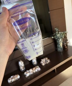 Lansinoh Breastmilk Storage Bags, 200 Count Value Pack, Easy to Use Milk Storage Bags for Breastfeeding, Presterilized, Hygienically Doubled-Sealed, for Refrigeration and Freezing, 6 Ounce 200.0 37 71ICyNtiNIL