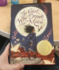 The Girl Who Drank the Moon (Winner of the 2017 Newbery Medal) Hardcover 24 71IjirhgNYL