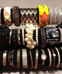 Plixio Velvet Bracelet Holder with Three Tier Rack- Bracelet Stand for Jewelry Organization and Display 27 71JEdxz3iuL