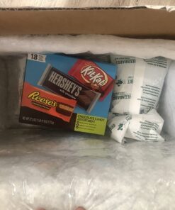 HERSHEY'S, KIT KAT and REESE'S Assorted Milk Chocolate, Christmas Candy Variety Box, 27.3 oz (18 Count) 37 71JM1MCrLwL