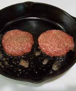 Lodge 10.25 Inch Cast Iron Pre-Seasoned Skillet – Signature Teardrop Handle - Use in the Oven, on the Stove, on the Grill, or Over a Campfire, Black 77 71Jm9FPbbL