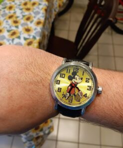Disney Mickey Mouse Adult Vintage Articulating Hands Analog Quartz Watch Silver, Black 35 71JsvRcB24L