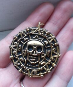 MASTER USA - COIN - Coin Necklace, Antique Gold Alloy Metal Medallion, Includes Black Nylon Neck Cord, Perfect for Cosplay, Pirates, Caribbean, Aztec, Skull, Fantasy - COIN, Small 33 71K7udaDmOL