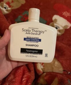 Neutrogena Scalp Therapy Anti-Dandruff Shampoo Daily Control, 1.8% salicylic acid, with fragrance of warm vanilla & toasted coconut notes, 12 fl oz 47 71KEDtaDJL