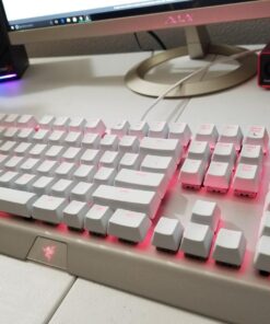 Razer BlackWidow X Chroma Mechanical Gaming Keyboard: Green Key Switches - Tactile & Clicky - Chroma RGB Lighting - Military-Grade Metal Construction - Mercury White RGB Mercury 26 71KjQKRH6QL