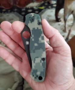 Spyderco Para Military 2 Signature Camo Knife with 3.42" CPM S30V Black Steel Blade and Durable G-10 Handle - PlainEdge - C81GPCMOBK2 48 71Kucsoc6bL