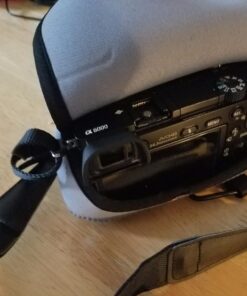 MegaGear MG064 Ultra Light Neoprene Camera Case Compatible with Sony Alpha A6400, A6500, A6300, A6000 (16-50 mm)-Gray (Model: MG065) Gray 36 71KyAtdr2hL