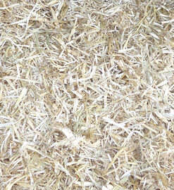 Standlee Hay Company Wheat or Barley Chopped Straw for Animal Bedding 13 71KznlbUMML