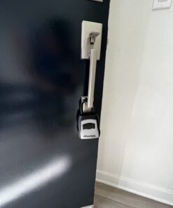 Master Lock Key Lock Box, Outdoor Lock Box for House Keys, Key Safe with Combination Lock, 5 Key Capacity 1 Pack Black 41 71L71ygW8TL