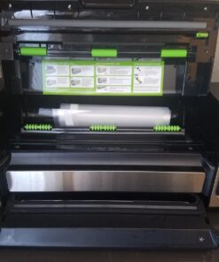 FoodSaver 5800 Series Vacuum Sealer Machine, 2-In-1 Automatic Bag-Making Vacuum Sealing System with Handheld Vacuum Sealer for Airtight Food Storage and Sous Vide, FS5860, Silver 41 71LLrzyWzuL