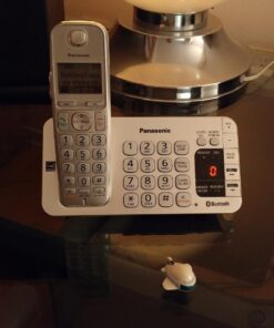 Panasonic Link2Cell Bluetooth Cordless DECT 6.0 Expandable Phone System with Answering Machine and Enhanced Noise Reduction - 5 Handsets - KX-TGE475S (Silver) Five Handsets - KX-TGE475S 34 71LvUBPZL1L