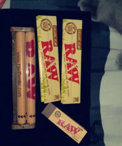 Raw King Size Organic Deal - King Size Slim Organic Rolling Papers, 110mm Rolling Machine and Wide Filter Tips INCLUDES Black Velvet Pouch 26 71M3bgKqTzL