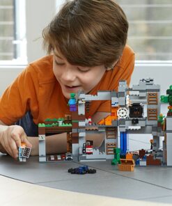 LEGO Minecraft The Bedrock Adventures 21147 Building Kit (644 Pieces) (Discontinued by Manufacturer) 9 71MDbVrKbqL