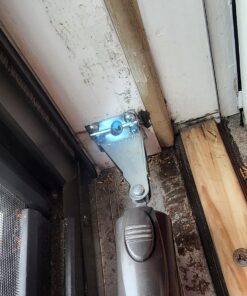 Prime-Line K 5031 2-7/8 In. Stamped Steel Zinc Plated Finish Screen Door Closer Jamb Bracket (Single Pack) 11 71MFc3eUGNL