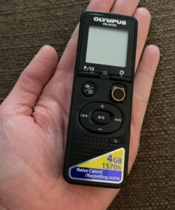 Olympus VN-541PC digital voice recorder with one-touch recording, noise-cancellation function, 4GB memory, four scenes recording, includes a micro-USB cable. 20 71MKQxpmJAL